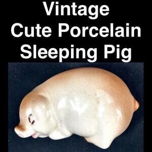 •🐖Vintage ADORABLE CUTE Porcelain Sleeping Pig Figurine (Piglet/Farm Animals)!!